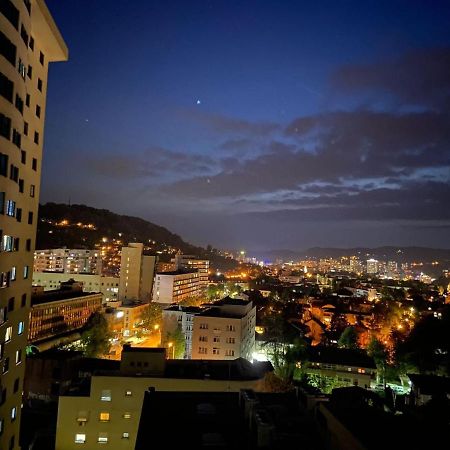 Bright, Modern & Cozy Apartment Tuzla Bagian luar foto