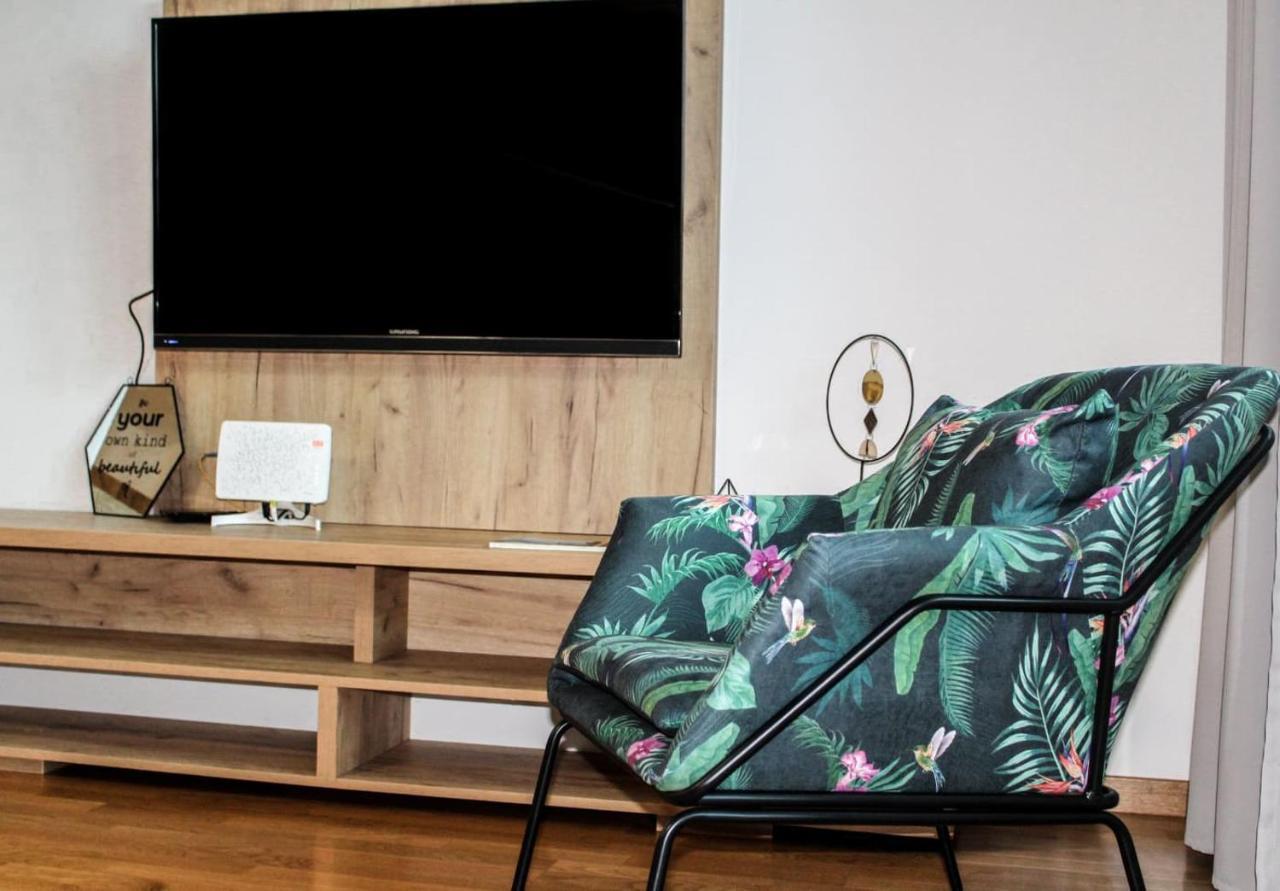 Bright, Modern & Cozy Apartment Tuzla Bagian luar foto
