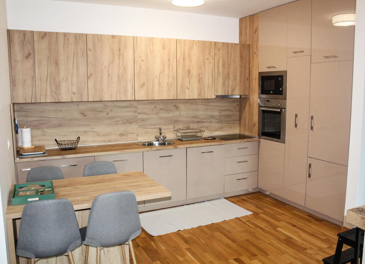 Bright, Modern & Cozy Apartment Tuzla Bagian luar foto